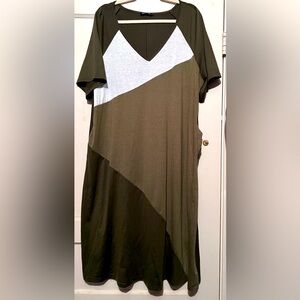 Bloomchic NWOT Tshirt green color block dress 18/20